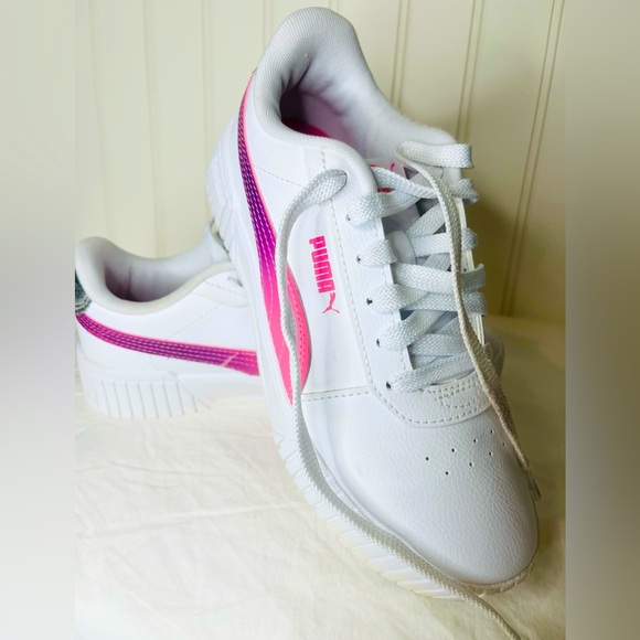 PUMA GIRLS LEATHER SNICKERS - Picture 1 of 5